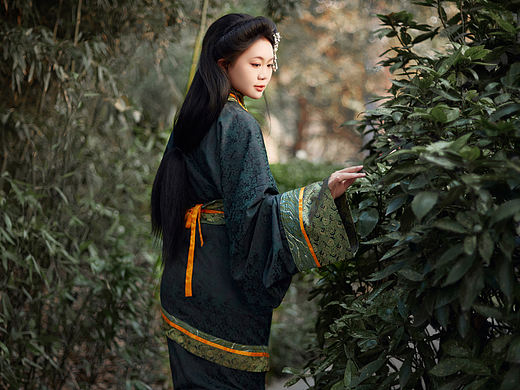 古寺深林  墨袍藏着千年风