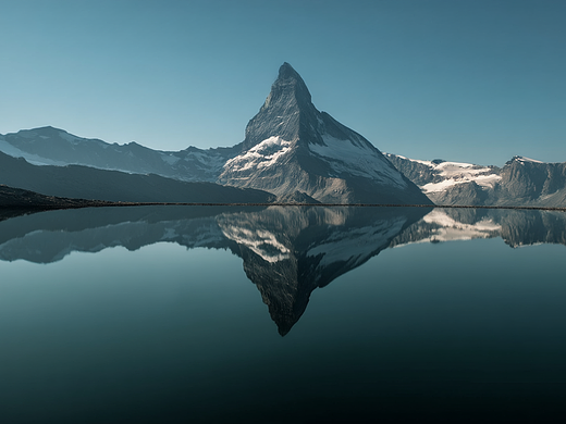 可灵AI无人机短片《FLY》