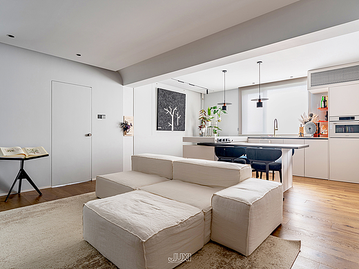 105㎡简约风拆间房秒变大横厅，三口之家玩转通透格局