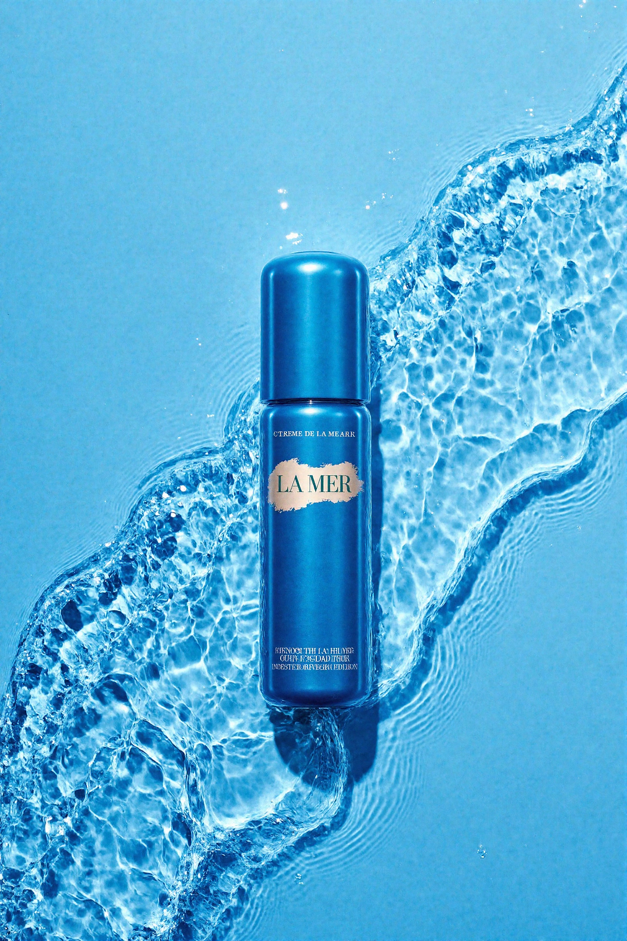 海蓝之谜精华液产品场景图渲染AIGC生成（图ZNDAwNjMzODU2） - 产品 - 站酷设计师埃迪AI原创素材 - 站酷ZCOOL