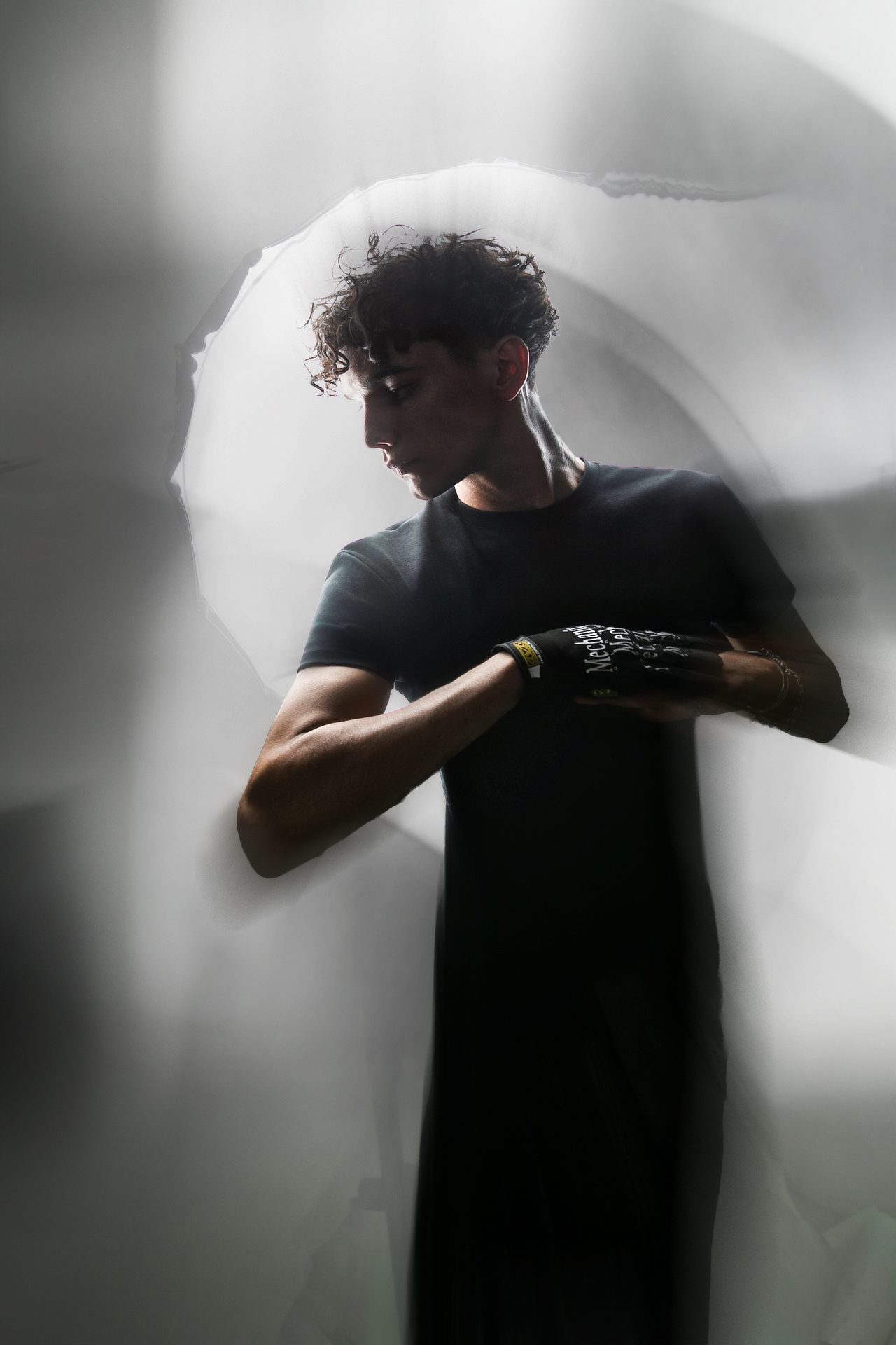 一组暗调作品（附布光方案视频）（图ZNDAwNjg2NDE2） - 人像摄影 - 站酷设计师教摄影的张老师原创素材 - 站酷ZCOOL