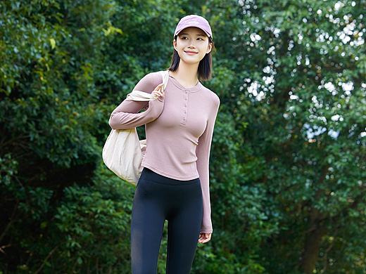 拍摄，户外运动瑜伽服。时时洋溢着青春活力气息。