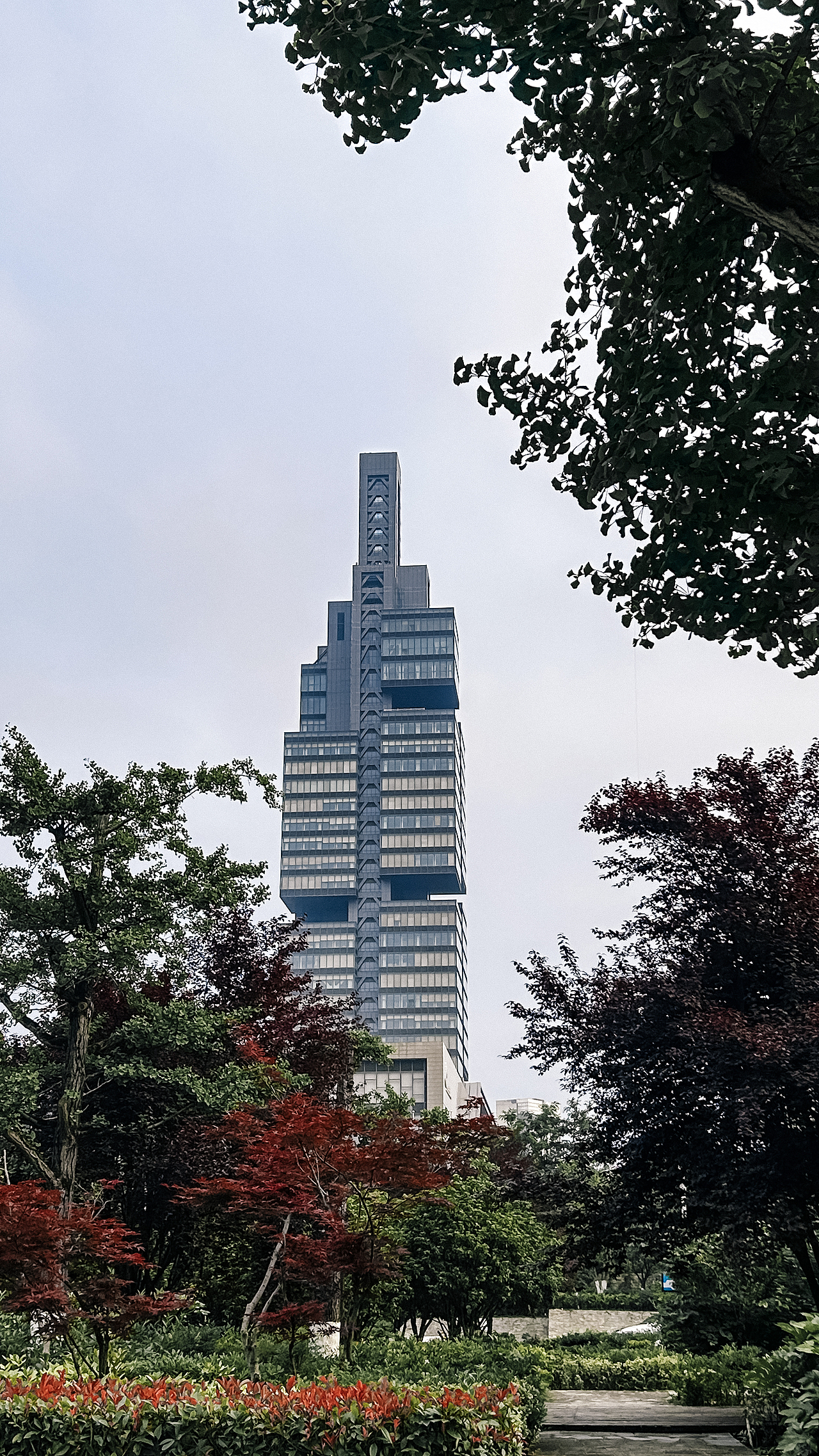 随拍，2025年“飞云集”手机摄影作品展示（图ZNDAwODc1OTQw） - 人文/纪实摄影 - 站酷设计师城南旧事yfy原创素材 - 站酷ZCOOL