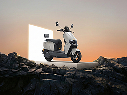 AIGC一键直出电商模特场景图（电动车）