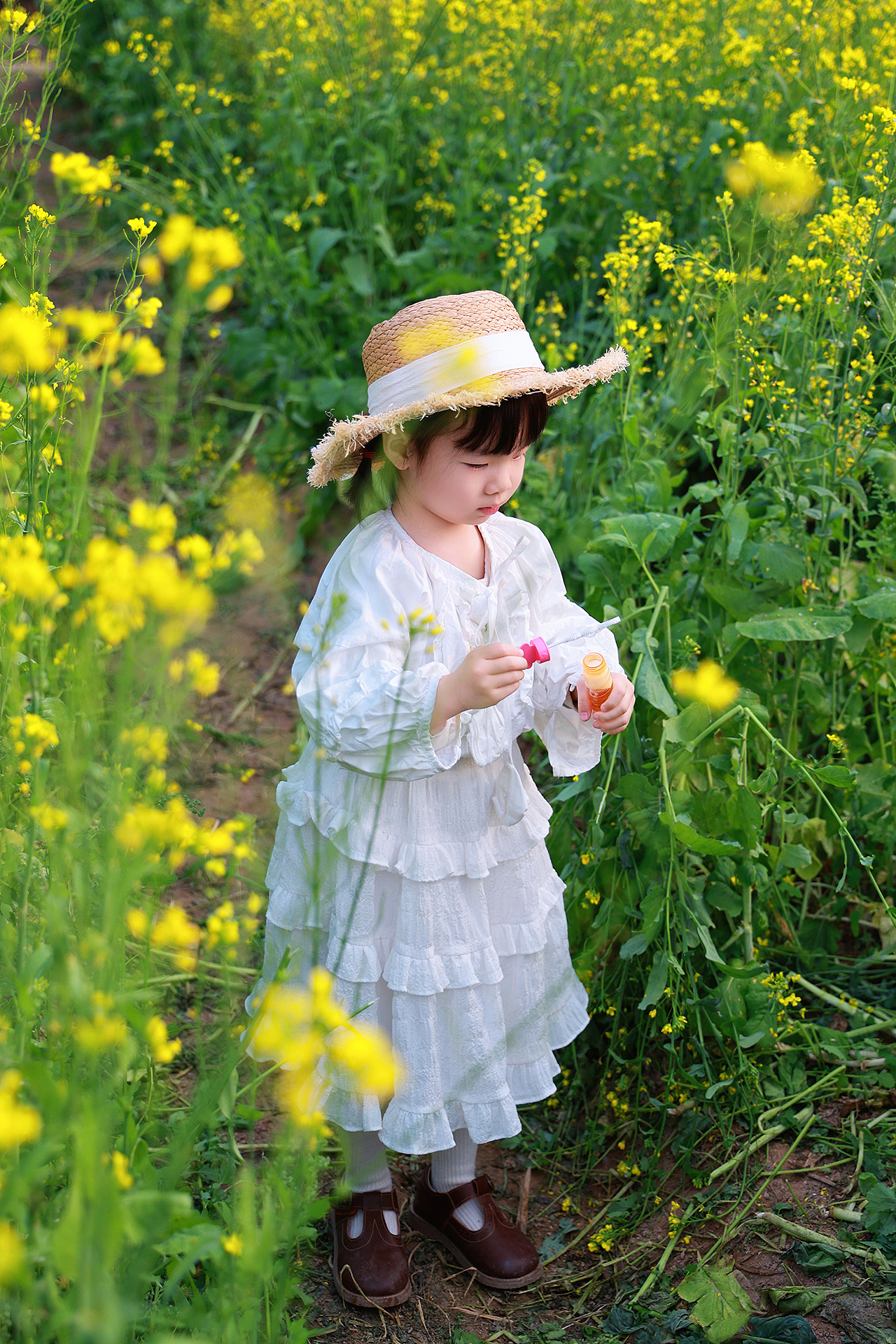 深圳的春天提前到来 油菜花田玩耍的小朋友（图ZNDAxMDQ5Mjk2） - 人像摄影 - 站酷设计师摄影师杨涛原创素材 - 站酷ZCOOL