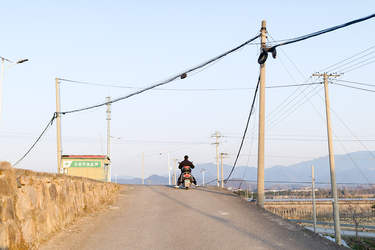 山里已经结冰了（图ZNDAxMTI3Mzk2） - 环境/建筑摄影 - 站酷设计师洪小漩原创素材 - 站酷ZCOOL