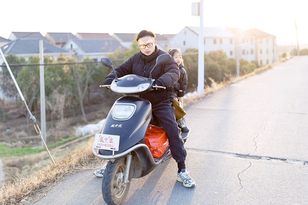 山里已经结冰了（图ZNDAxMTI3NDA4） - 环境/建筑摄影 - 站酷设计师洪小漩原创素材 - 站酷ZCOOL