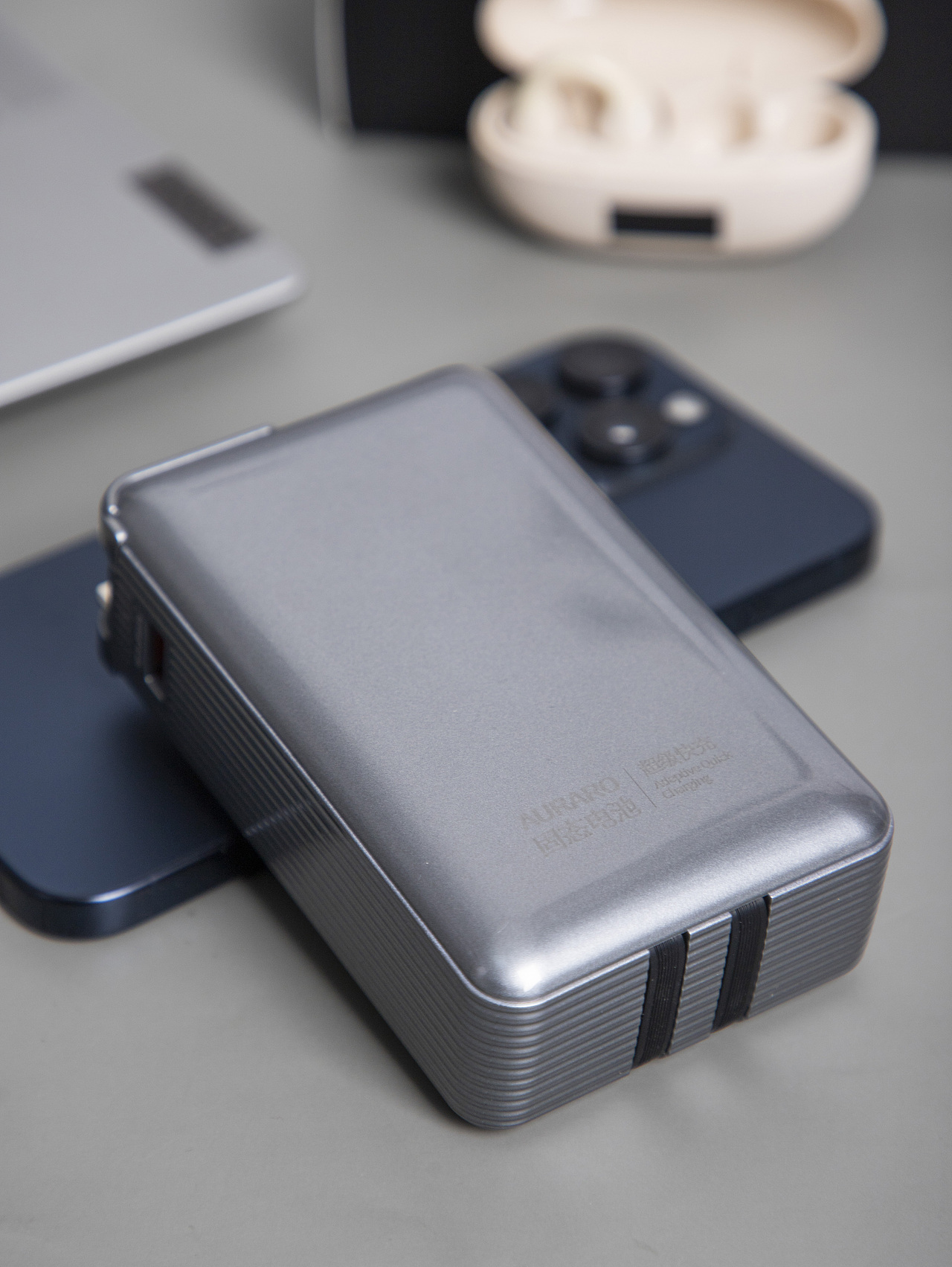 有间|瑞士AURARO三合一固态充电宝（图ZNDAxMTM5NTE2） - 产品摄影 - 站酷设计师有间图片社原创素材 - 站酷ZCOOL