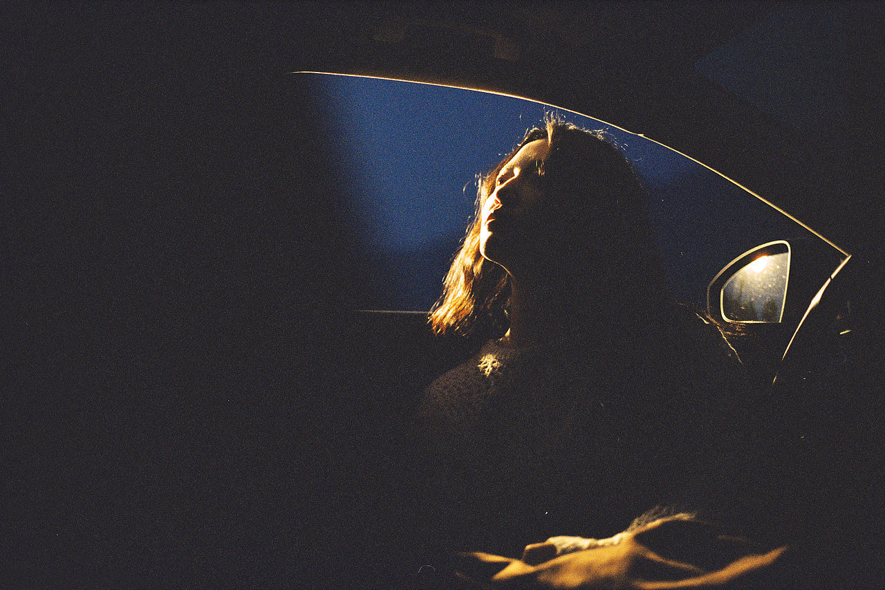 无边的蓝，和终于不再解释的我（图ZNDAxMTgxMDAw） - 人像摄影 - 站酷设计师白山Gavin原创素材 - 站酷ZCOOL