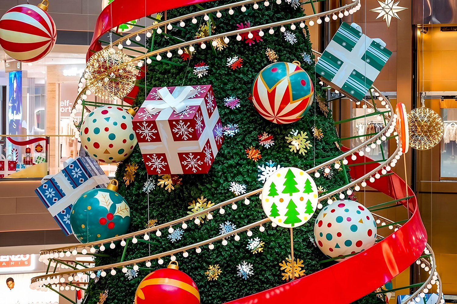 上海港汇恒隆广场商场圣诞主题美陈设计-肆墨设计公司分享（图ZMTUzNjUyOTI=） - 观点 - 站酷设计师华创商业创意原创素材 - 站酷ZCOOL