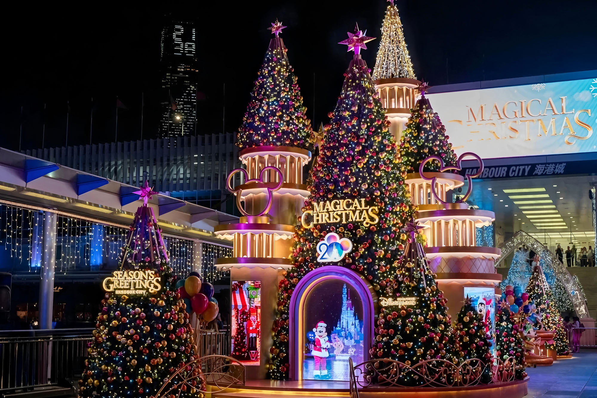 香港海港城商场× 迪士尼圣诞美陈设计 | IP 节日空间肆墨设计公司（图ZMTUzNjUzMDg=） - 资讯 - 站酷设计师柿子创意机构原创素材 - 站酷ZCOOL