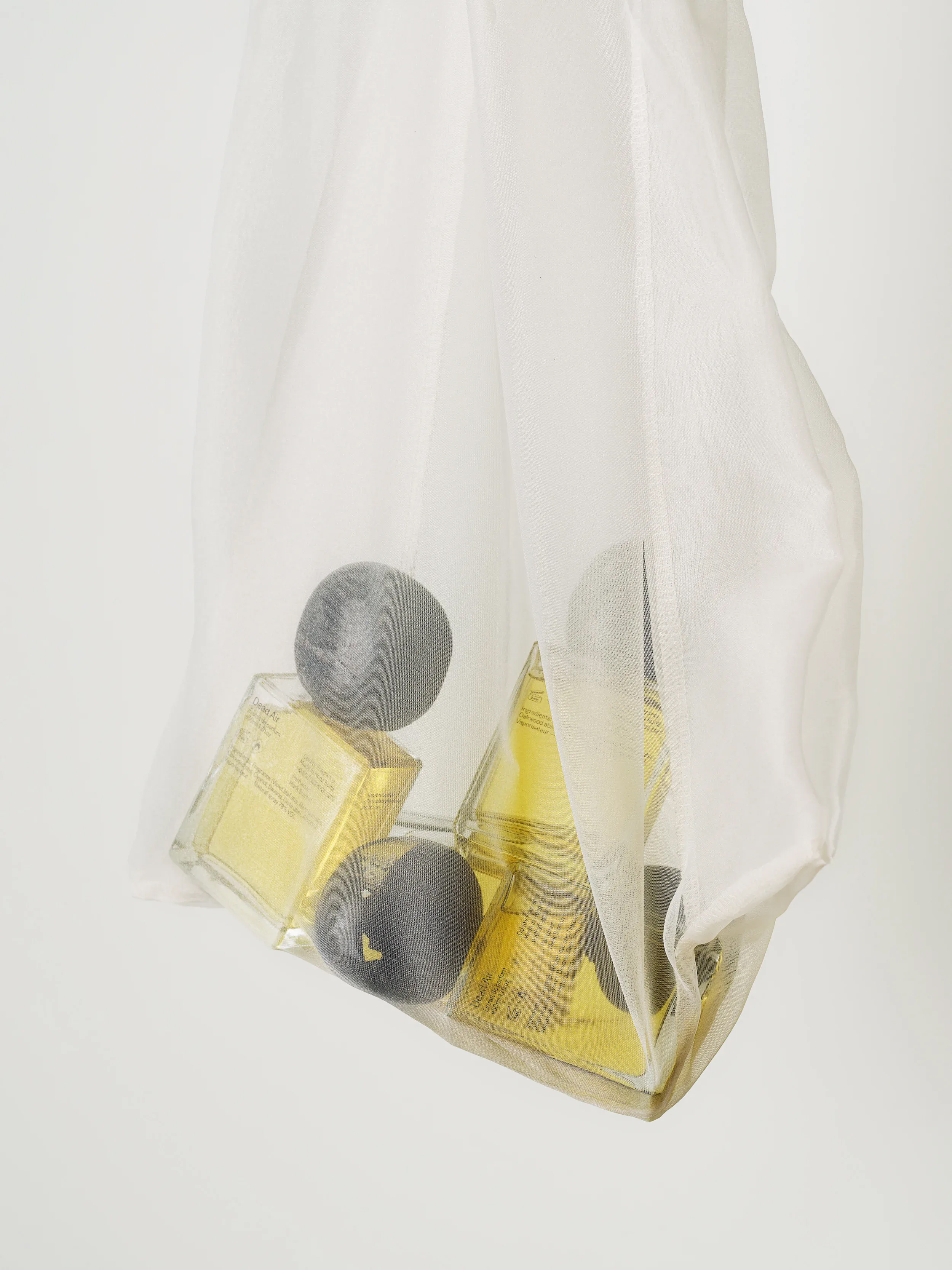 不完美之美-.Oddity Fragrance香水设计｜365天的好设计 NO.160（图ZMTUzNjU4MDg=） - 观点 - 站酷设计师365天的好设计原创素材 - 站酷ZCOOL