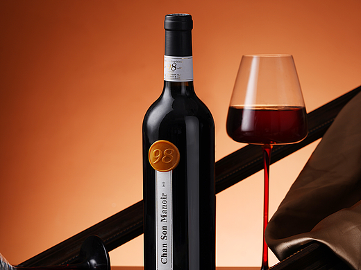 核小桃暗调氛围感红酒静物摄影成片分享