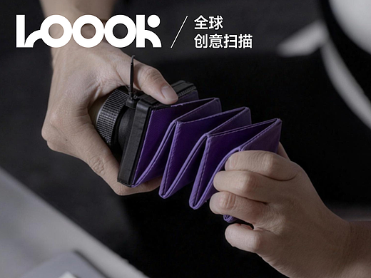 可折叠的 ⽔壶！ 