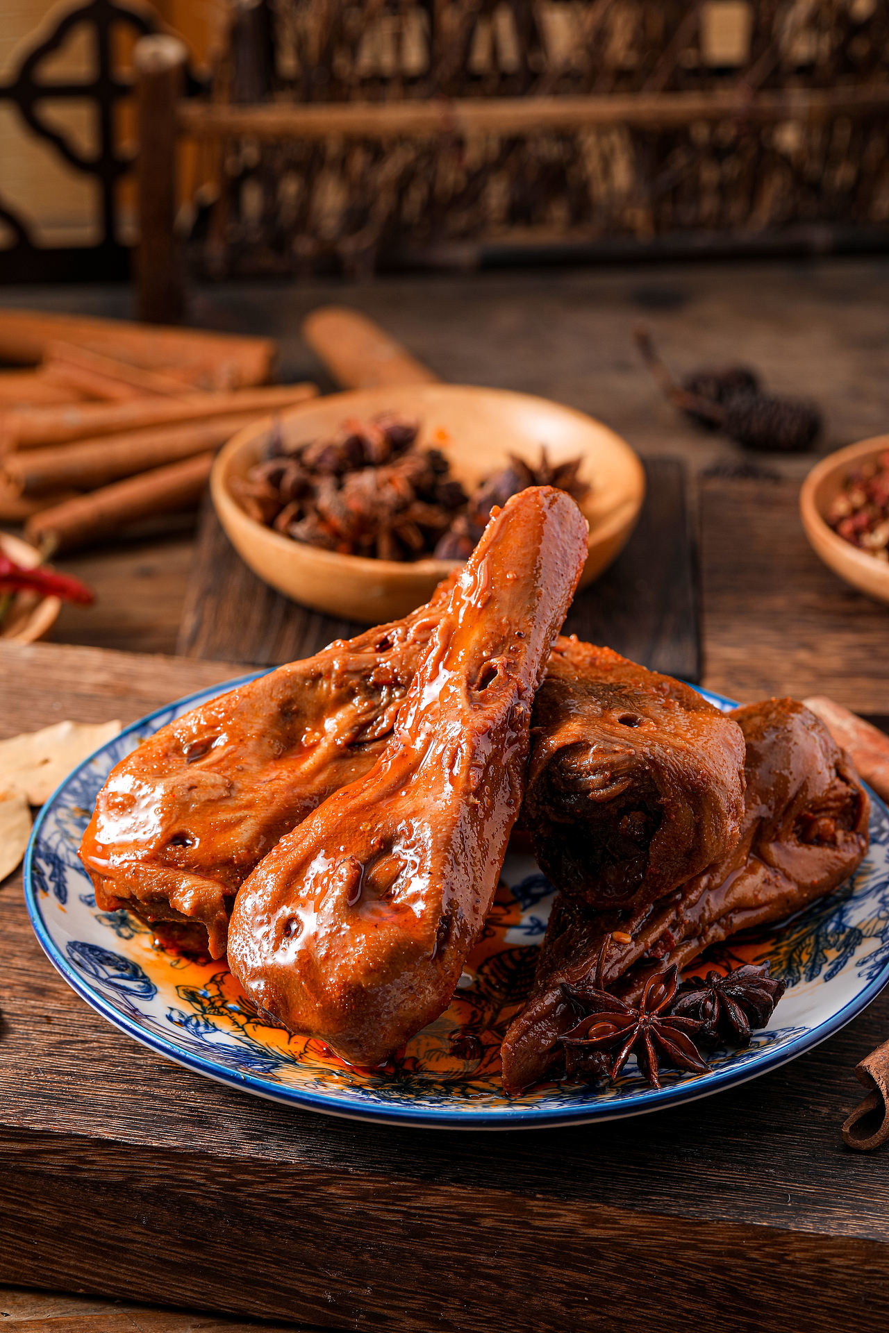 麻辣鸭头香辣卤鸭货开袋即食休闲解馋零食下酒菜25.5月（图ZNDAxMzE4OTQ0） - 产品摄影 - 站酷设计师光绪摄影工作室原创素材 - 站酷ZCOOL