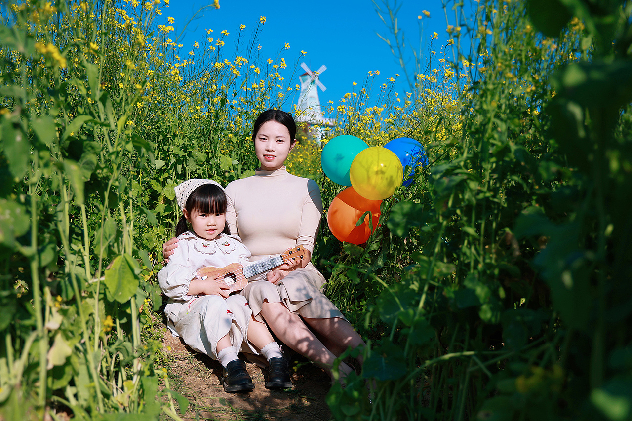 深圳凤凰山农趣谷油菜花田小朋友和妈妈的亲子时光（图ZNDAxMzQwNDQ0） - 人像摄影 - 站酷设计师摄影师杨涛原创素材 - 站酷ZCOOL