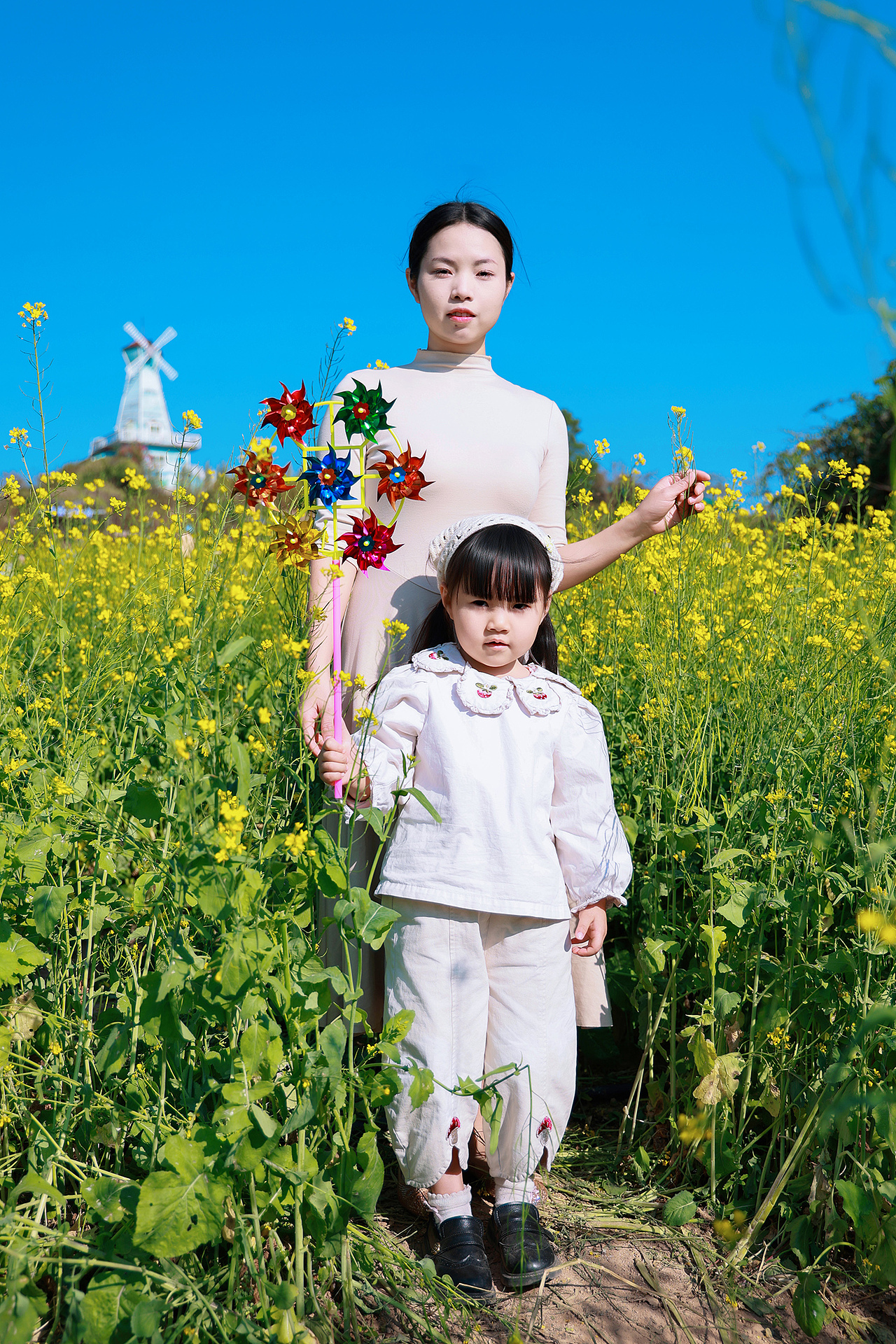 深圳凤凰山农趣谷油菜花田小朋友和妈妈的亲子时光（图ZNDAxMzQwNDc2） - 人像摄影 - 站酷设计师摄影师杨涛原创素材 - 站酷ZCOOL