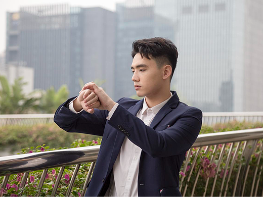 爽到飞起YYDS！这AI智能手表让我彻底告别掏手机——独立通话支付导航全搞定，走路带风