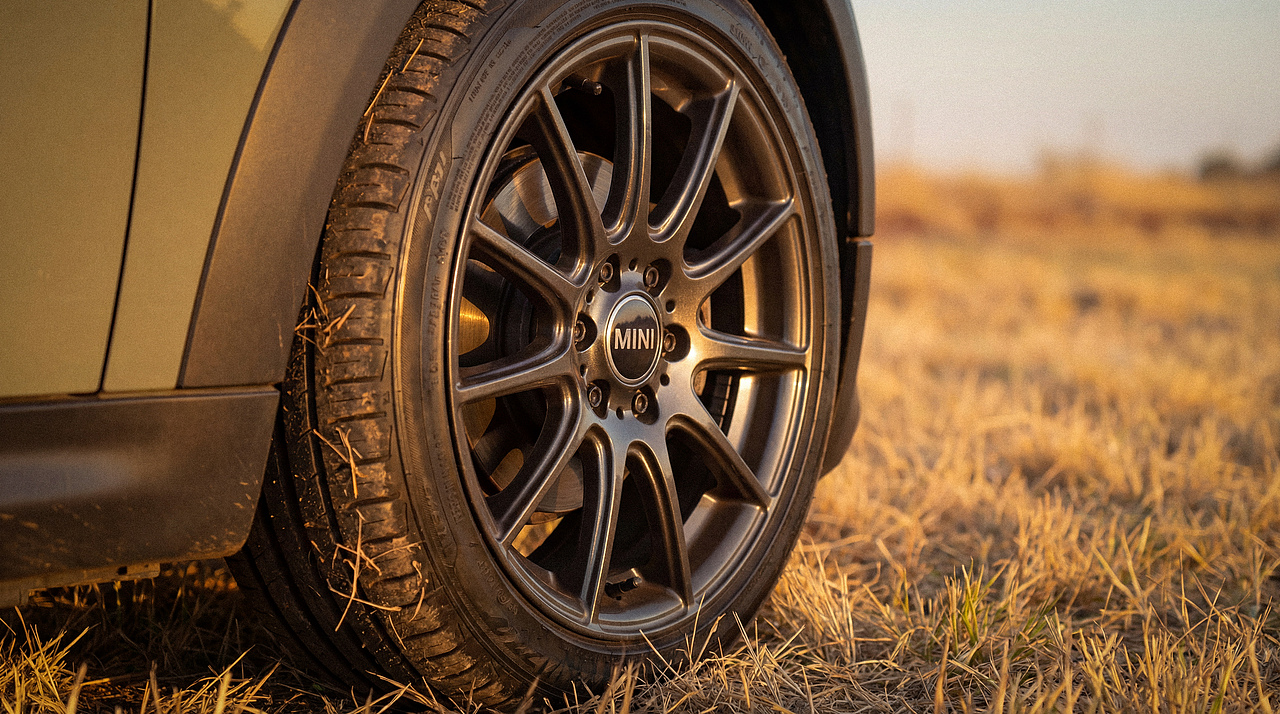 MINI COOPER-AIGC（图ZNDAxMzczMjQ0） - AI作品 - 站酷设计师汽车修图师陈贻捷原创素材 - 站酷ZCOOL