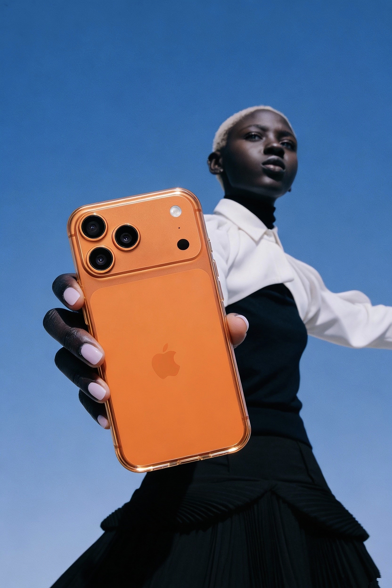 AIGC | iPhone 17手机模特出镜（图ZNDAxMzc4MDc2） - AI作品 - 站酷设计师GDD戈德设计原创素材 - 站酷ZCOOL