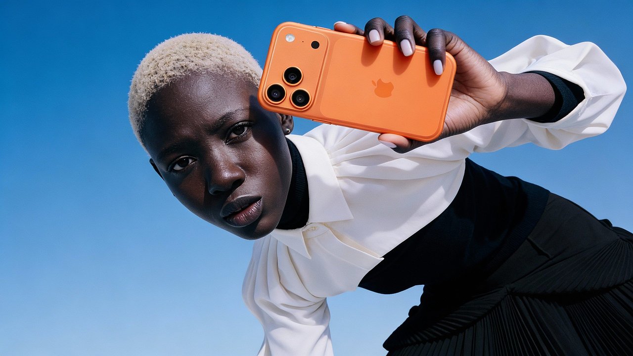 AIGC | iPhone 17手机模特出镜（图ZNDAxMzc4MjI0） - AI作品 - 站酷设计师GDD戈德设计原创素材 - 站酷ZCOOL