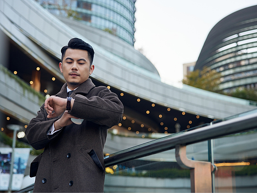 震撼上市！览邦Watch Ultra AI抬腕操控+独立通信，彻底甩掉手机！