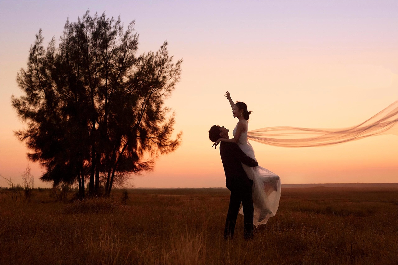 夕阳｜氛围感｜电影感｜（室内）（图ZNDAxNDMwNTU2） - Portrait - 站酷设计师临泉影匠摄影原创素材 - 站酷ZCOOL