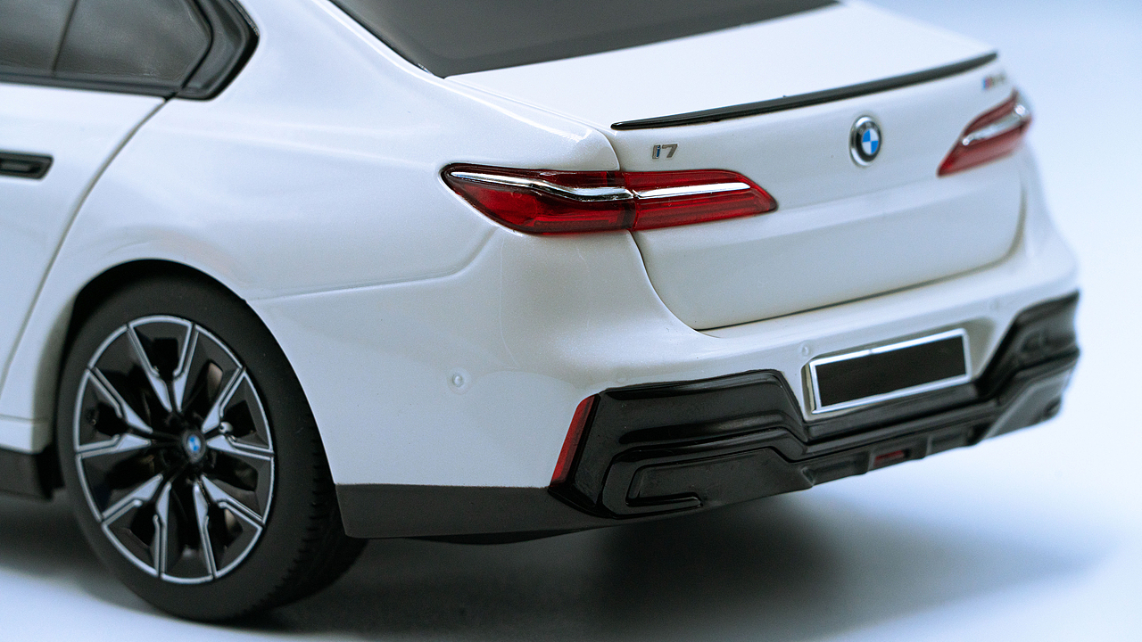 BMW i7 M70 G70 MINICHAMPS 1:18（图ZNDAxNDQ0MTg0） - 其他摄影 - 站酷设计师饭饭饭樊原创素材 - 站酷ZCOOL