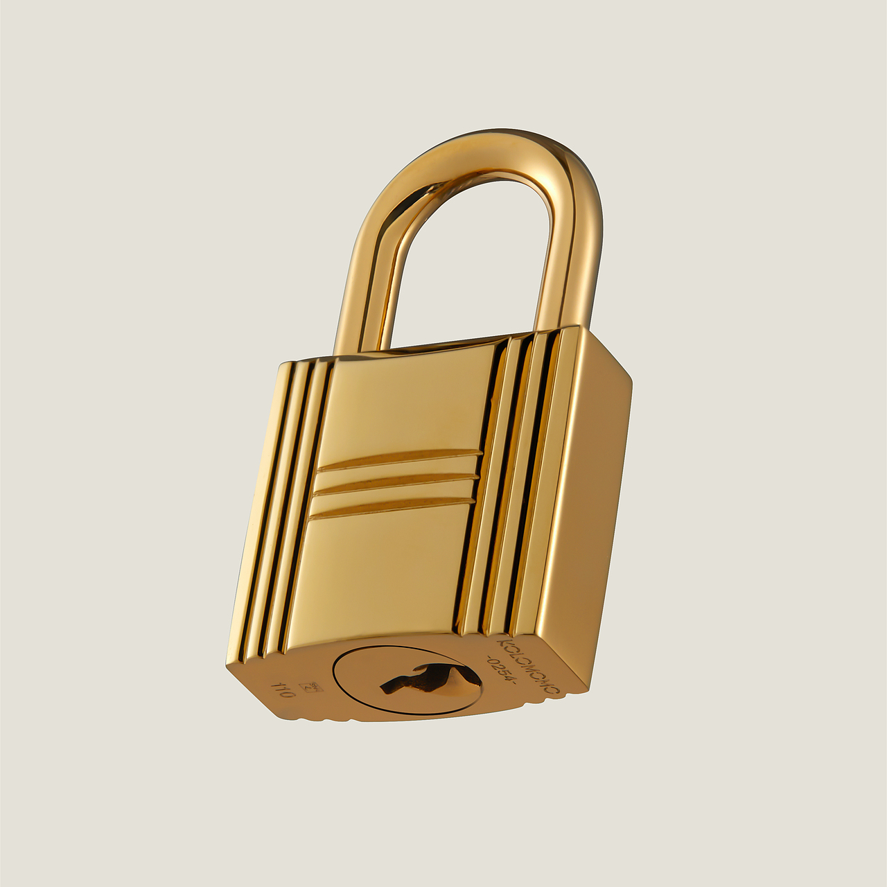 奢侈品配饰 金属包挂饰品 产品拍摄（图ZNDAxNDY3ODYw） - 产品摄影 - 站酷设计师Alun阿伦原创素材 - 站酷ZCOOL