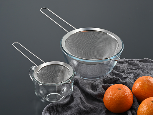 精修金属漏勺的一天