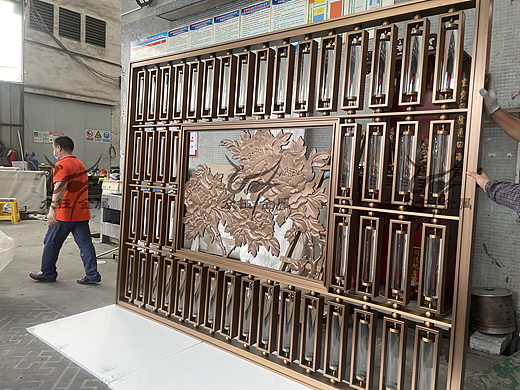 别墅客厅装饰铝雕屏风 显中式的铝雕花玄关屏风 