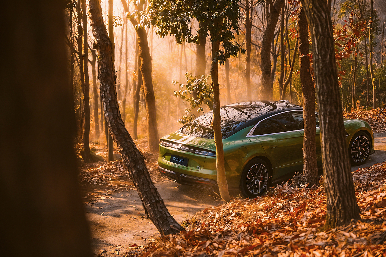 仰望U7-跑山（图ZNDAxNzc5NzM2） - 产品摄影 - 站酷设计师摄影师黄勇军原创素材 - 站酷ZCOOL