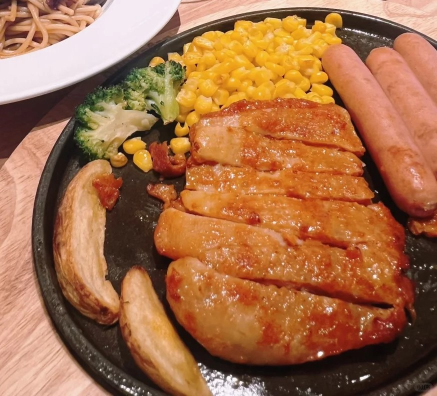 卡洛诗，中式高性价比西餐厅（图ZMTUzODQzNjA=） - 资讯 - 站酷设计师UsFdcMOInb原创素材 - 站酷ZCOOL