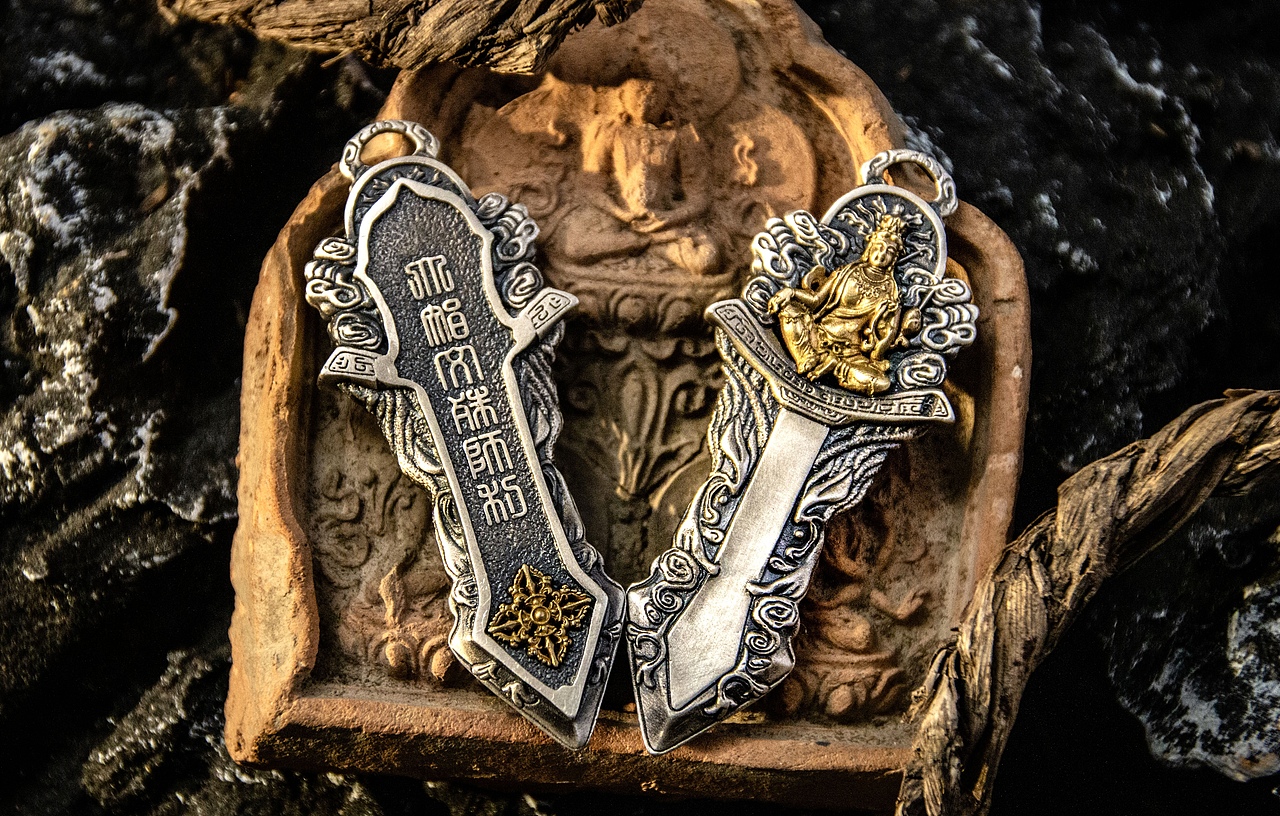 文殊剑·镜界 | 以智慧之剑斩断烦恼的佛教法器银饰（图ZNDAxNzkwNDQ4） - 首饰设计 - 站酷设计师梦龙设计原创素材 - 站酷ZCOOL