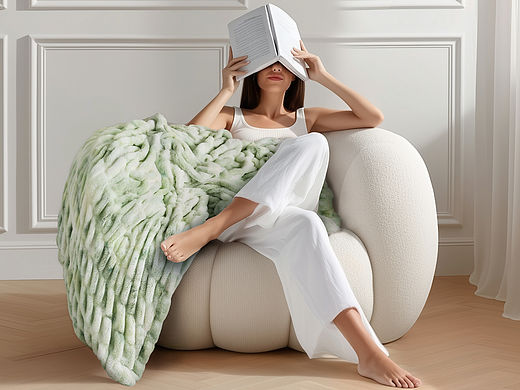 海外电商：AI模特场景+产品后期合成