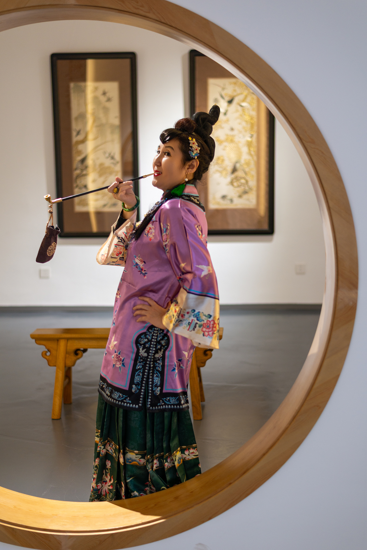 满工绣花鸟，珠翠映流年（图ZNDAyMDk3MjIw） - 人像摄影 - 站酷设计师独立摄影师险峰原创素材 - 站酷ZCOOL