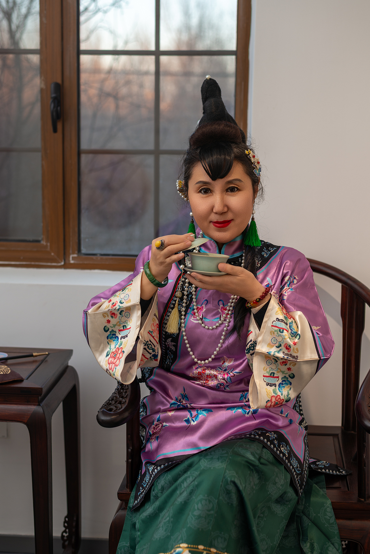 满工绣花鸟，珠翠映流年（图ZNDAyMDk3MjI0） - 人像摄影 - 站酷设计师独立摄影师险峰原创素材 - 站酷ZCOOL