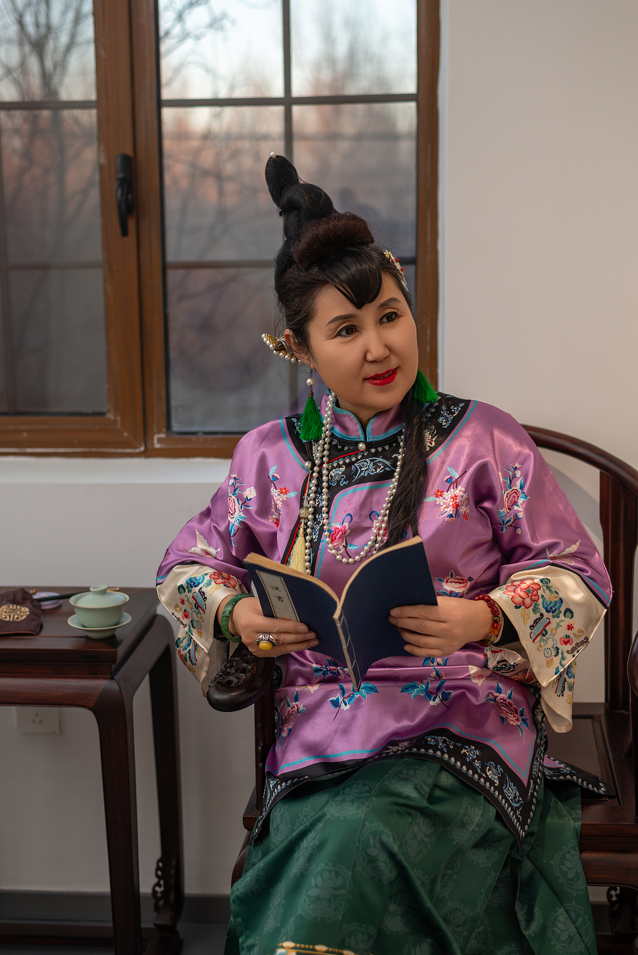 满工绣花鸟，珠翠映流年（图ZNDAyMDk3MjI4） - 人像摄影 - 站酷设计师独立摄影师险峰原创素材 - 站酷ZCOOL