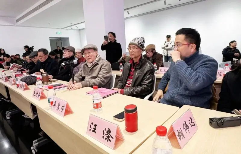 抽象唯一,中美抽象艺术交流展在上海隆重举行(图ZMTUzOTgxMzI=) - 资讯 - 站酷设计师壹号观察原创素材 - 站酷ZCOOL