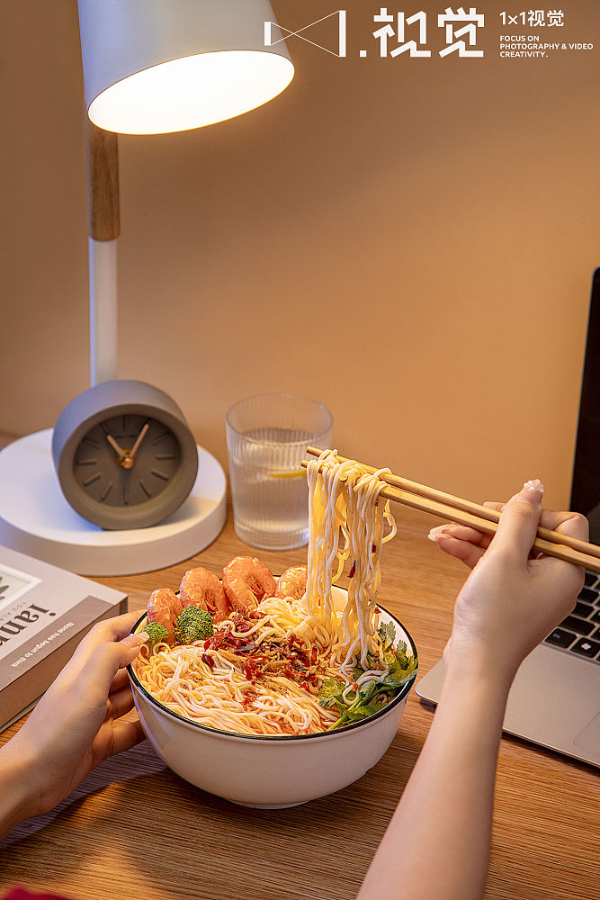 壹乘壹|食光里的面：用镜头讲好一碗面的故事（图ZNDAyMzEyMDg0） - 产品摄影 - 站酷设计师壹乘壹视觉摄影原创素材 - 站酷ZCOOL