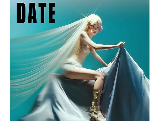 时尚摄影｜礼物的怪诞出逃！