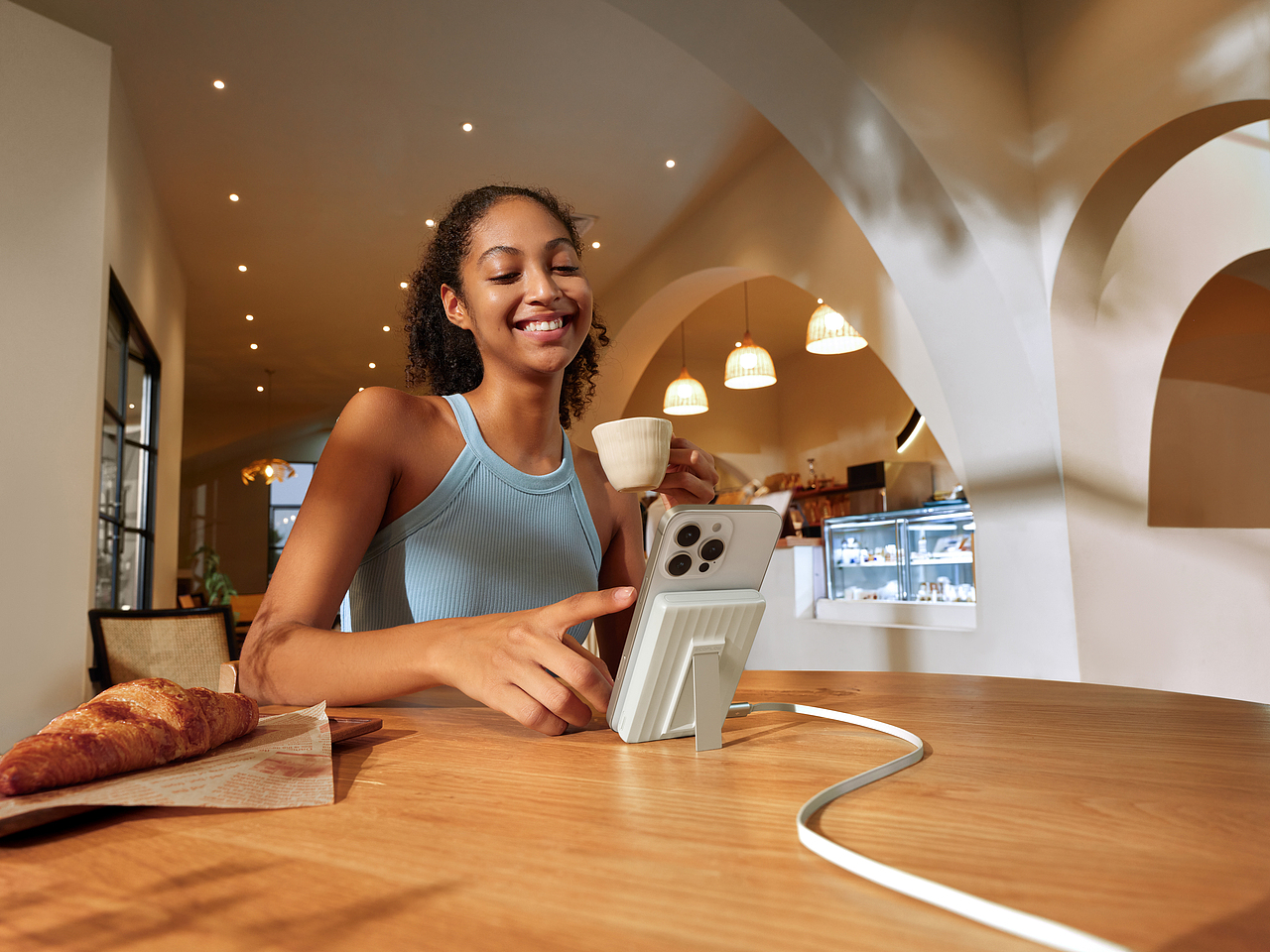 EcoFlow RAPID 磁吸充电宝 Lifestyle成片（图ZNDAyMzYyMTE2） - 产品摄影 - 站酷设计师摄影师陶思庆原创素材 - 站酷ZCOOL