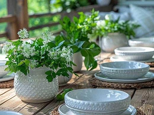 十幕庭院：地中海阳光下的餐桌美学