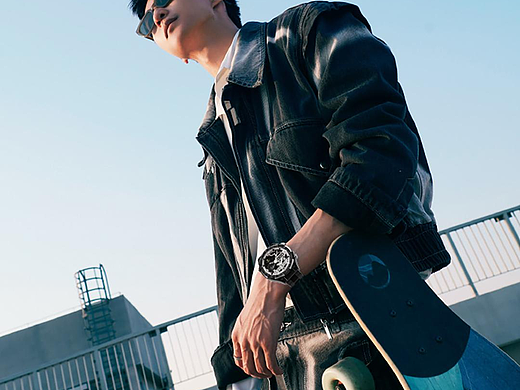 谁说智能手表离不开手机？览邦Watch Ultra插卡即连，抬腕即办，把“自由”戴手上！