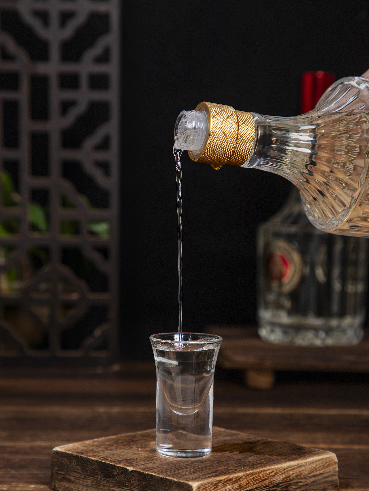 有间|五粮液仙林生态百年传奇钻石经典透明桶白酒（图ZNDAyNDQwMTk2） - 产品摄影 - 站酷设计师有间图片社原创素材 - 站酷ZCOOL