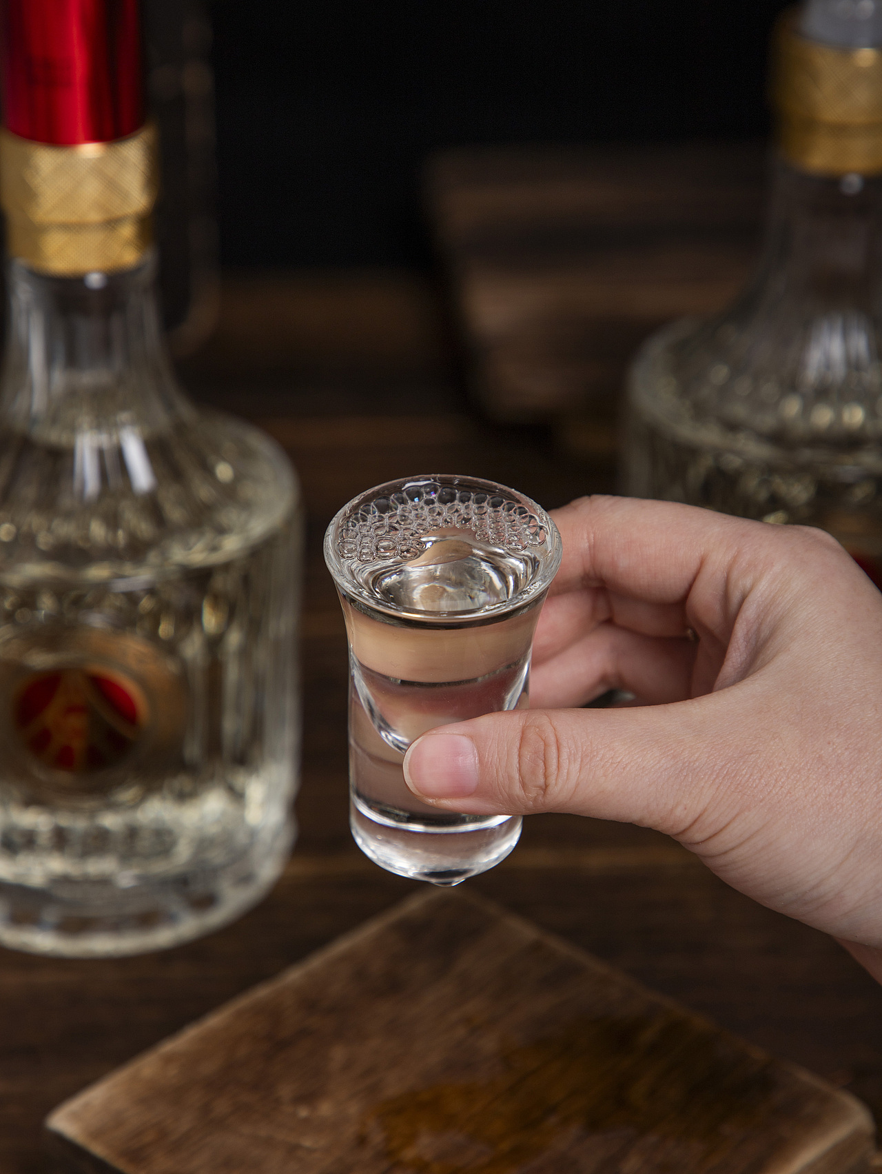 有间|五粮液仙林生态百年传奇钻石经典透明桶白酒（图ZNDAyNDQwMjEy） - 产品摄影 - 站酷设计师有间图片社原创素材 - 站酷ZCOOL