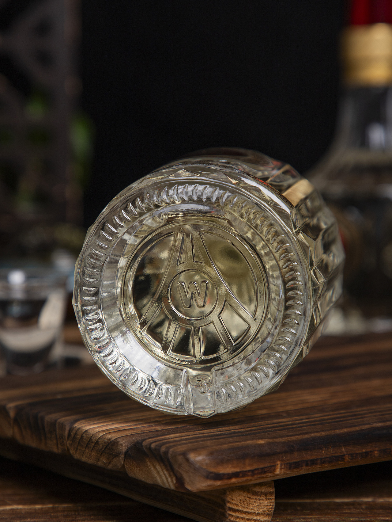 有间|五粮液仙林生态百年传奇钻石经典透明桶白酒（图ZNDAyNDQwMTU2） - 产品摄影 - 站酷设计师有间图片社原创素材 - 站酷ZCOOL