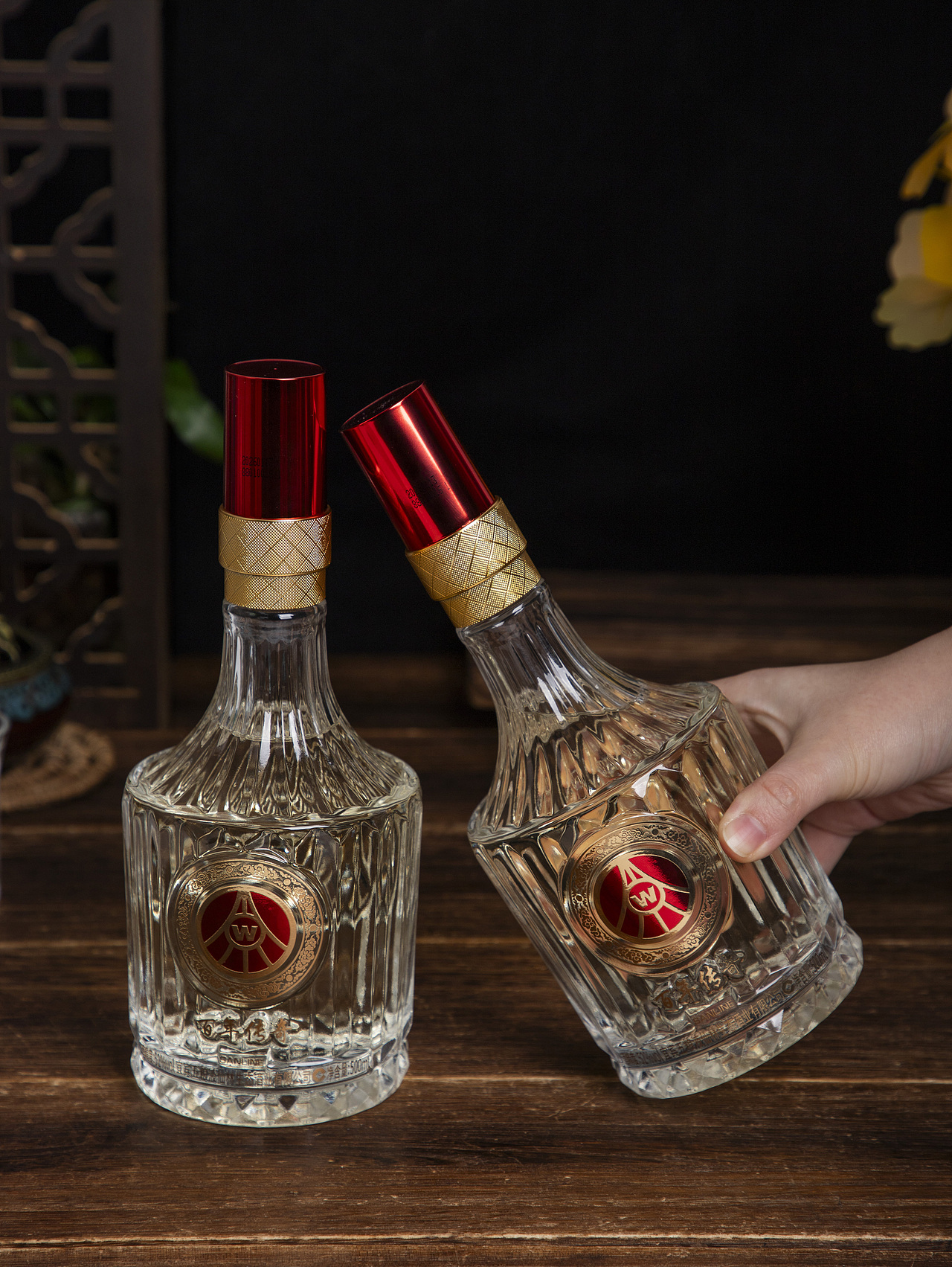 有间|五粮液仙林生态百年传奇钻石经典透明桶白酒（图ZNDAyNDQwMTky） - 产品摄影 - 站酷设计师有间图片社原创素材 - 站酷ZCOOL