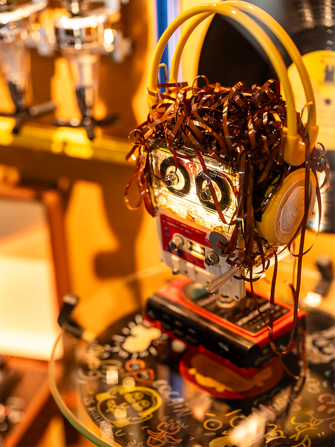 小红书家居 「是TA先动手的！」地铁站装置展（图ZNDAyNTAxNTM2） - 展陈设计 - 站酷设计师不是美术馆原创素材 - 站酷ZCOOL