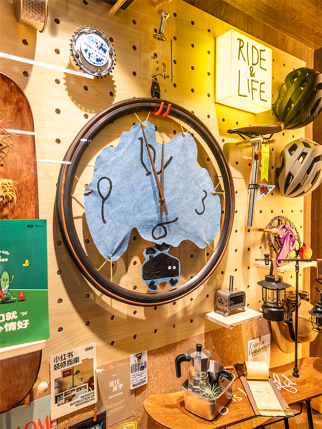 小红书家居 「是TA先动手的！」地铁站装置展（图ZNDAyNTAxNTIw） - 展陈设计 - 站酷设计师不是美术馆原创素材 - 站酷ZCOOL